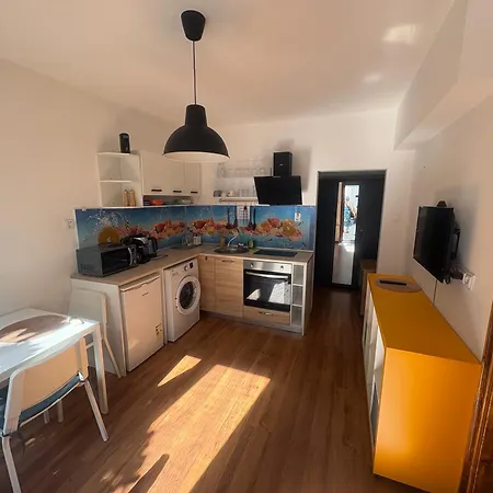 Comfy In The Heart Of Апартамент