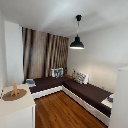 Comfy In The Heart Of דירה וארנה