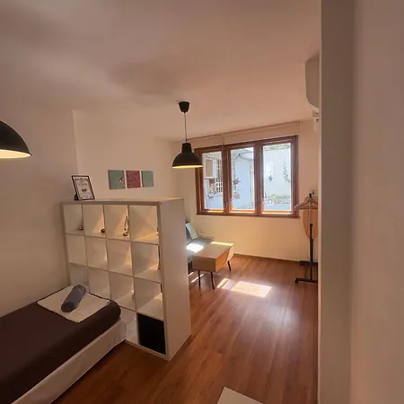 Comfy In The Heart Of Апартамент